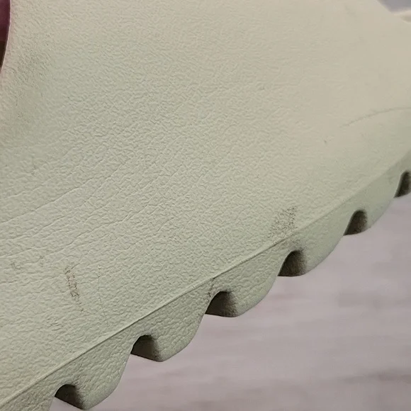 Adidas Yeezy Slide Bone - Picture 10 of 10